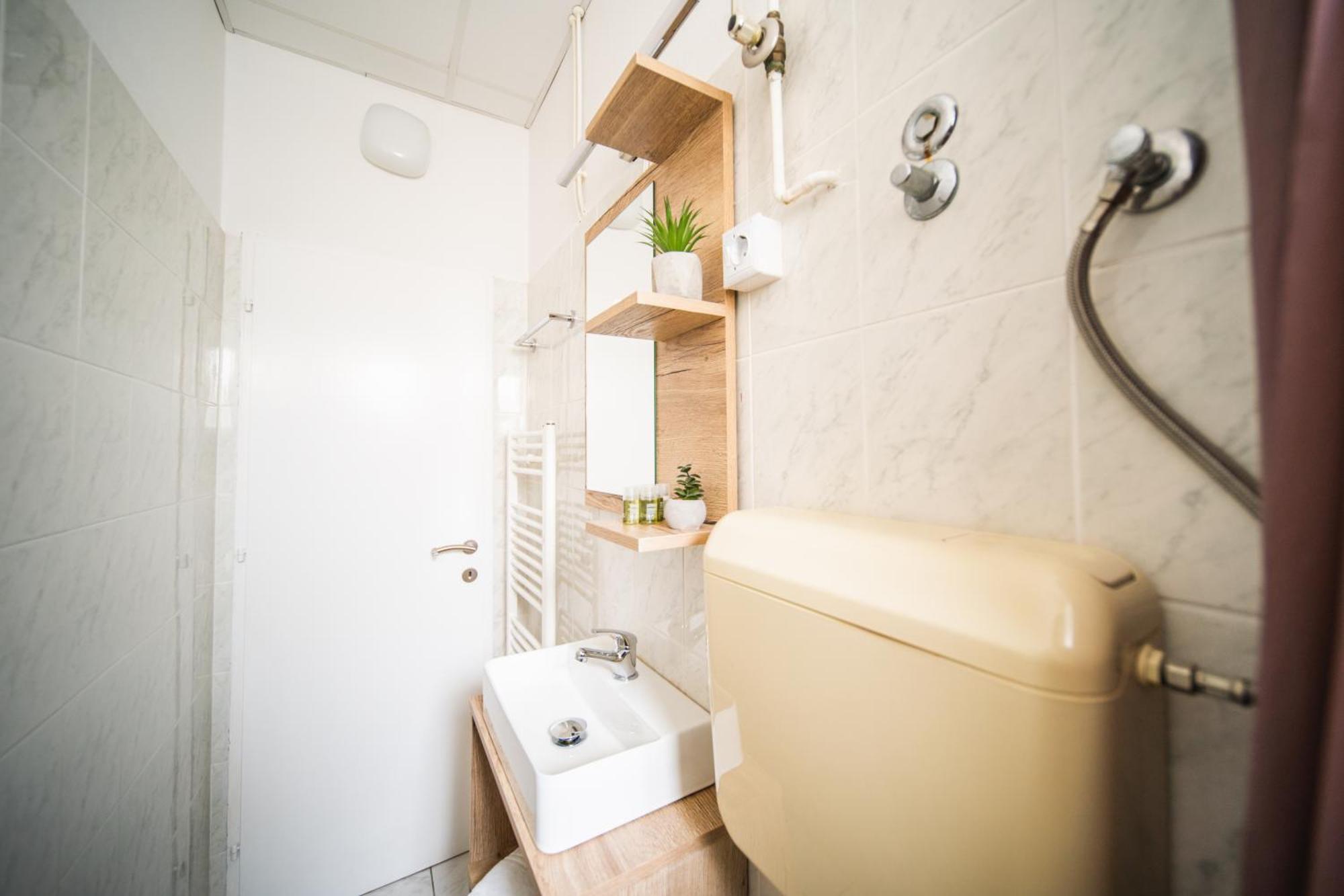 Orgula Hotel Lumbarda Eksteriør billede