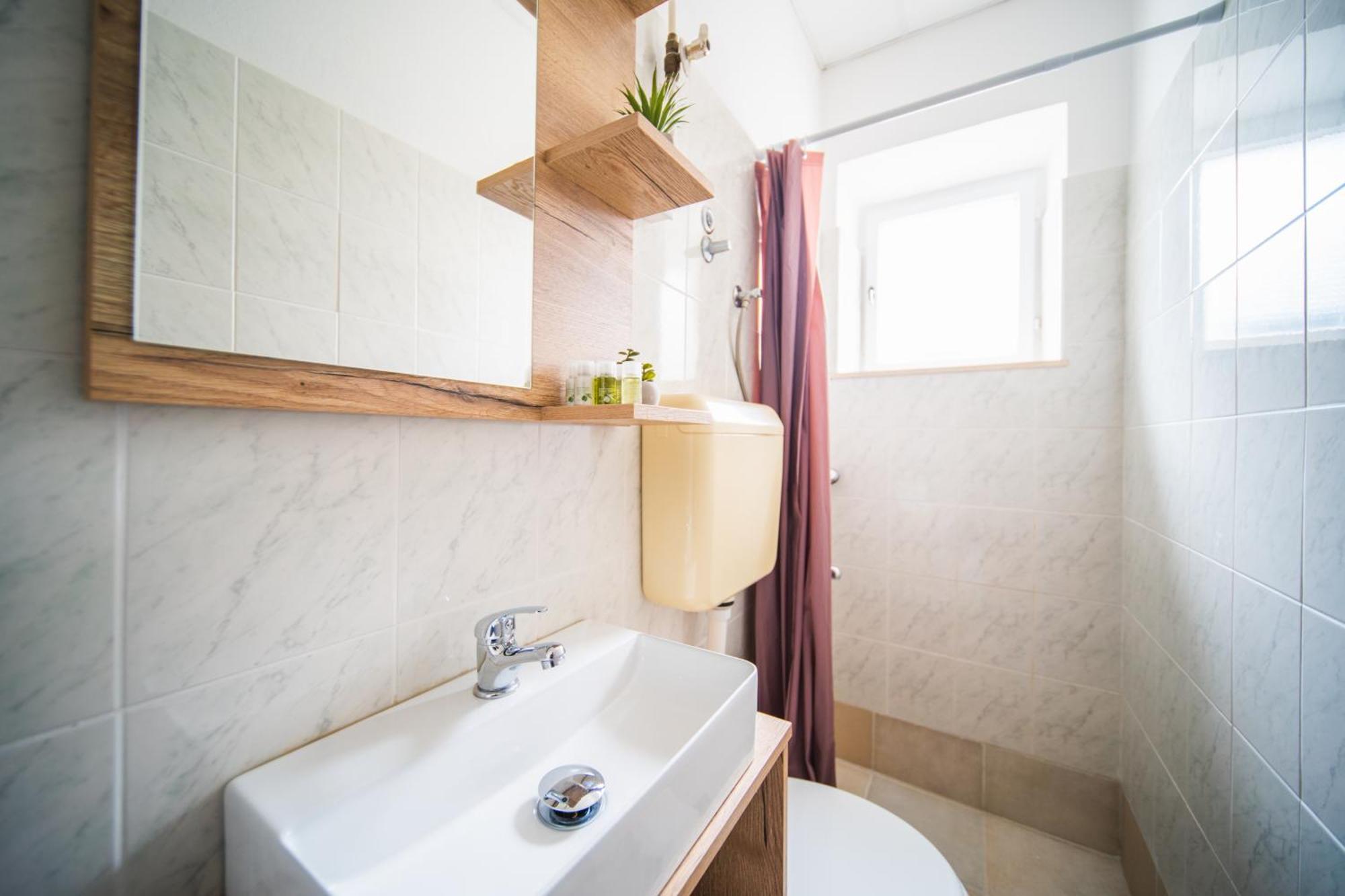 Orgula Hotel Lumbarda Eksteriør billede