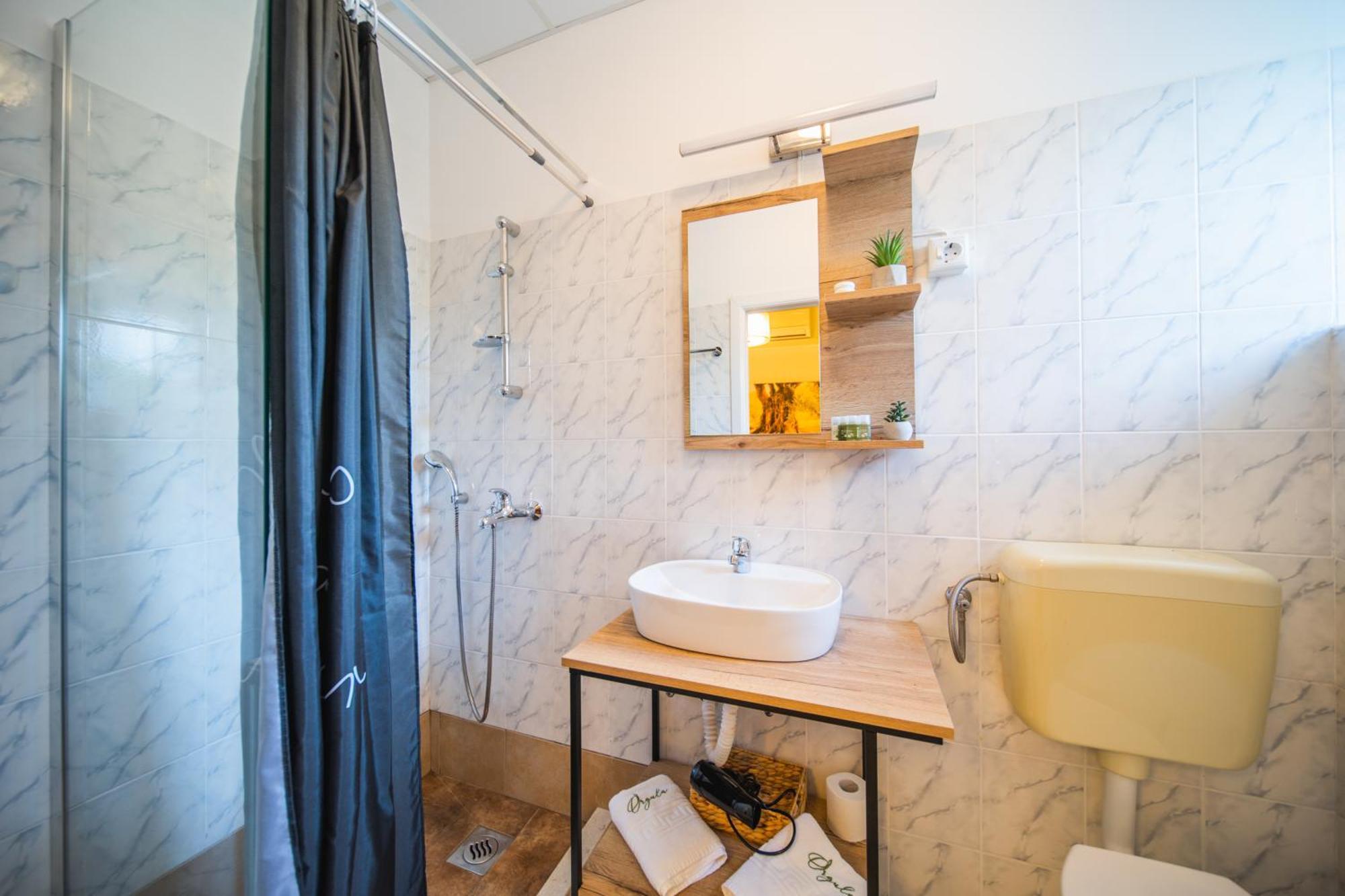 Orgula Hotel Lumbarda Eksteriør billede